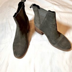 TOMS Chelsea boot